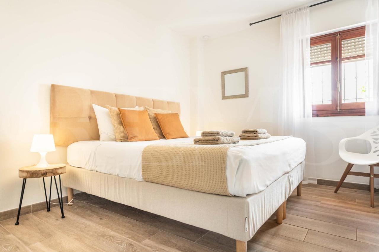 Spacious Apartment Next To Plaza De La Merced By Rems Malaga Bagian luar foto